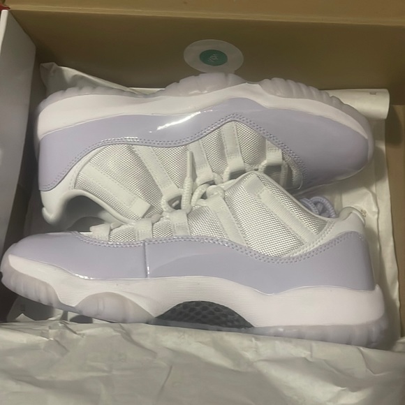 Jordan Shoes - Women’s Air Jordan 11 Retro Low